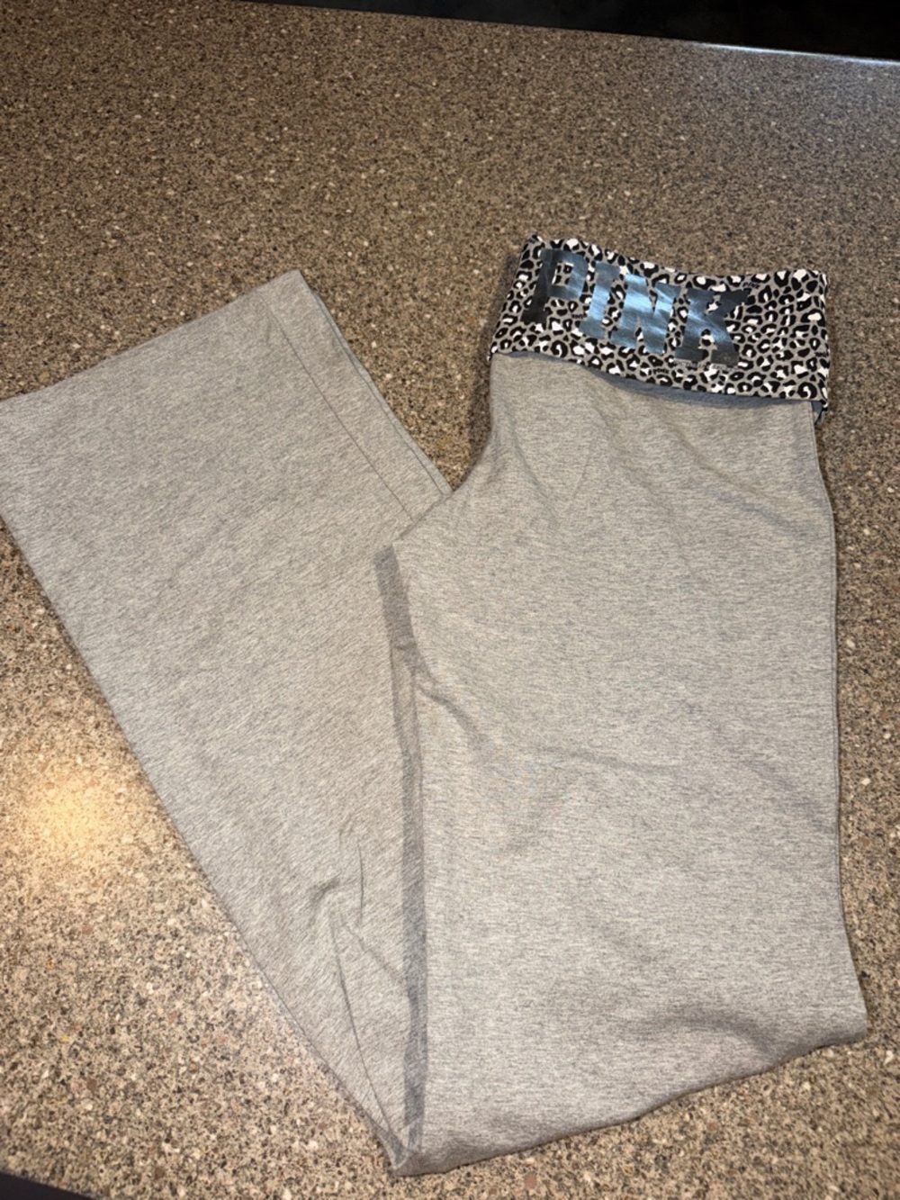 Y2k 2011 Deadstock Pink Victoria's Secret Yoga pants with Leopard Print